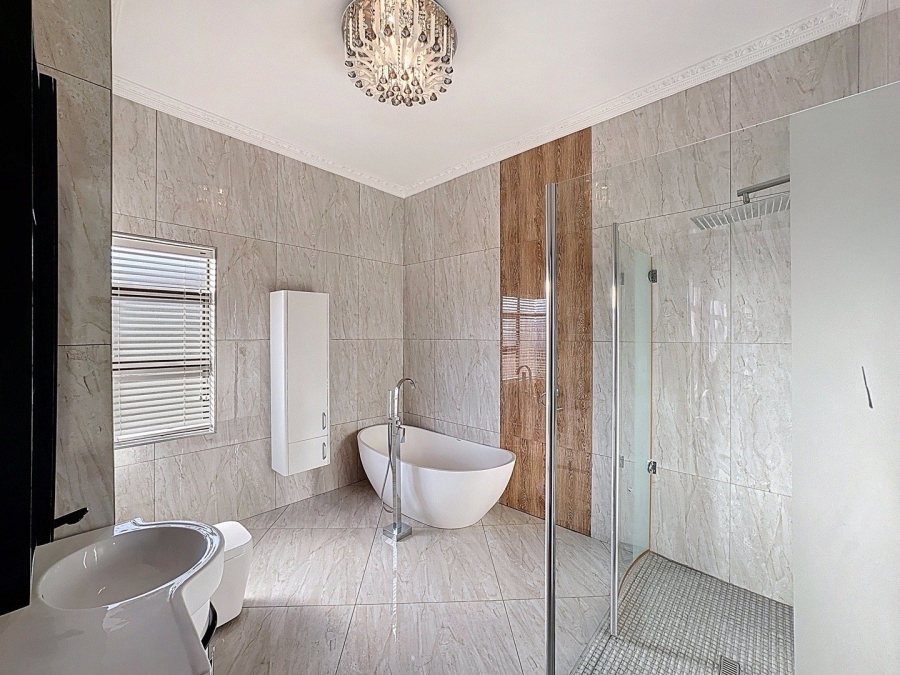 5 Bedroom Property for Sale in Lombardy Gauteng
