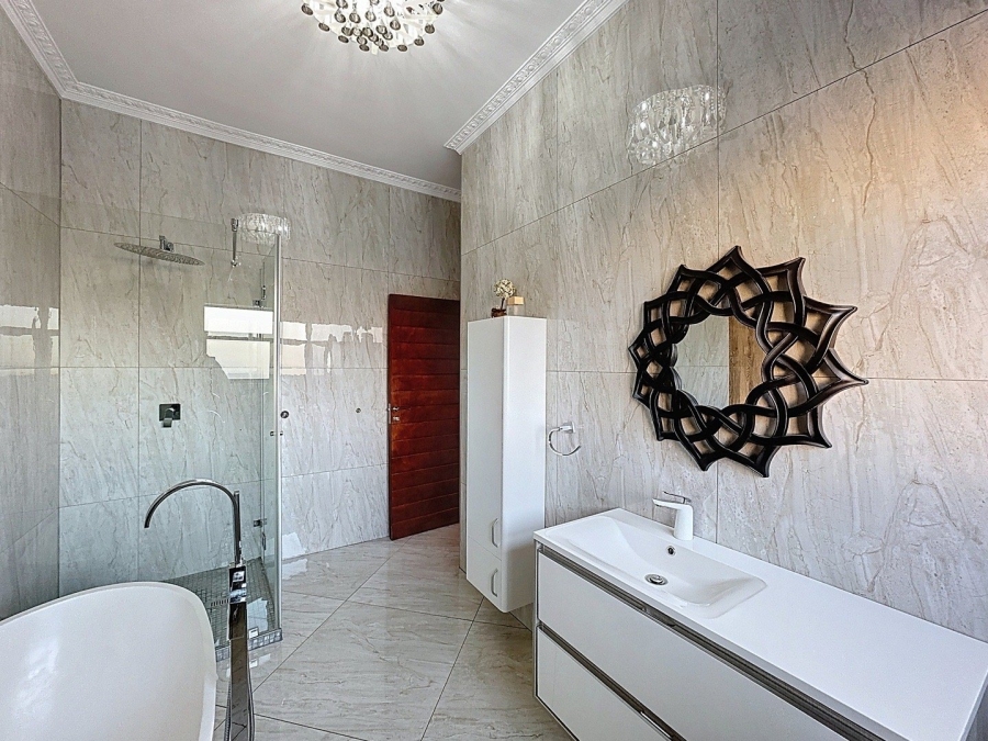 5 Bedroom Property for Sale in Lombardy Gauteng