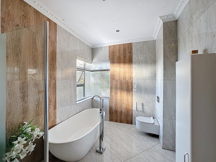 5 Bedroom Property for Sale in Lombardy Gauteng