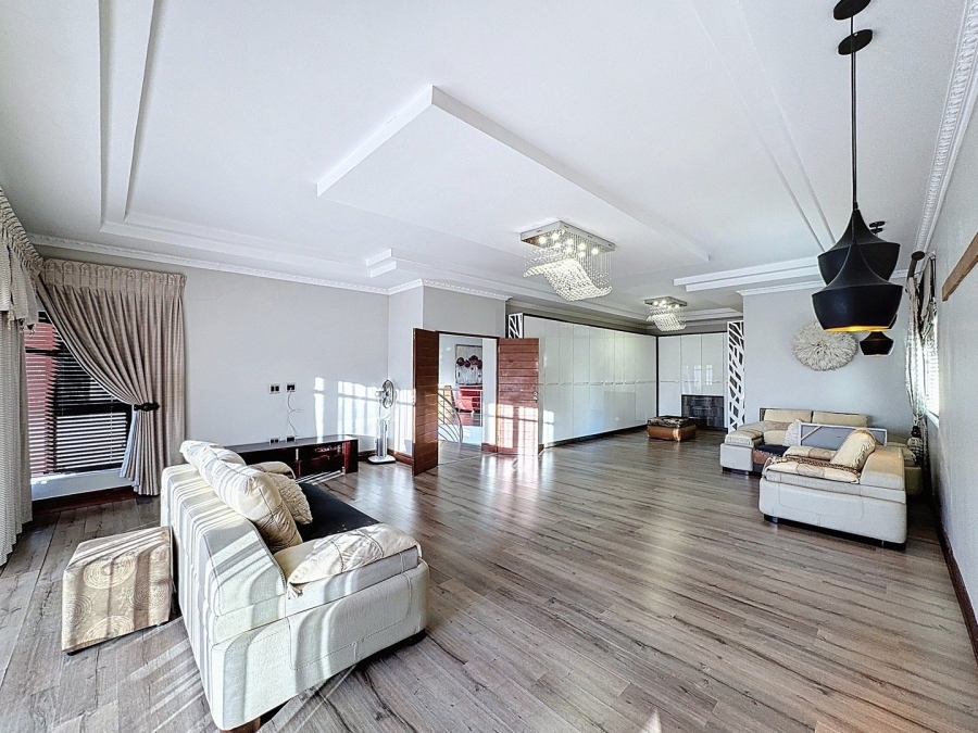 5 Bedroom Property for Sale in Lombardy Gauteng