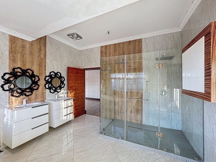 5 Bedroom Property for Sale in Lombardy Gauteng