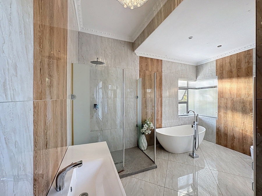 5 Bedroom Property for Sale in Lombardy Gauteng
