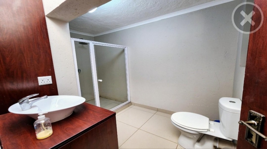 6 Bedroom Property for Sale in Midstream Estate Gauteng