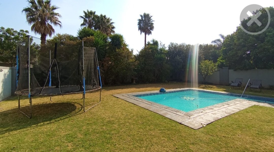 6 Bedroom Property for Sale in Midstream Estate Gauteng