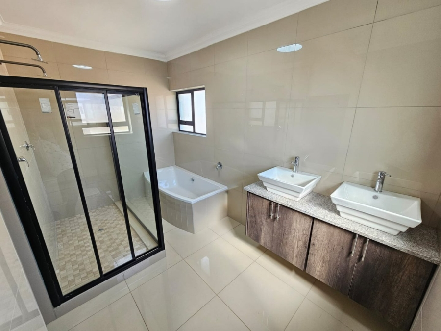 4 Bedroom Property for Sale in Eldo Village Estate Gauteng