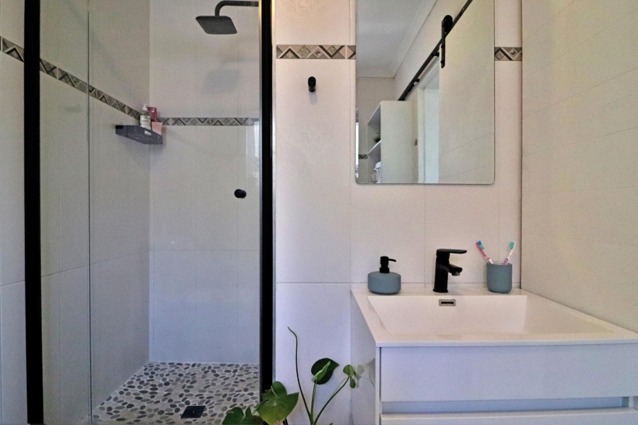 2 Bedroom Property for Sale in North Riding Gauteng