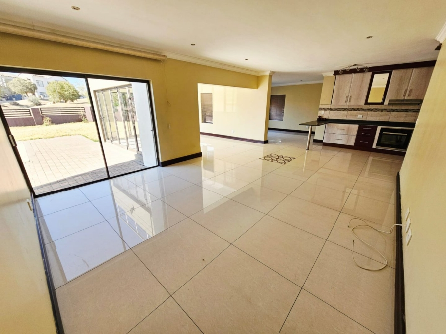 To Let 4 Bedroom Property for Rent in Copperleaf Estate Gauteng