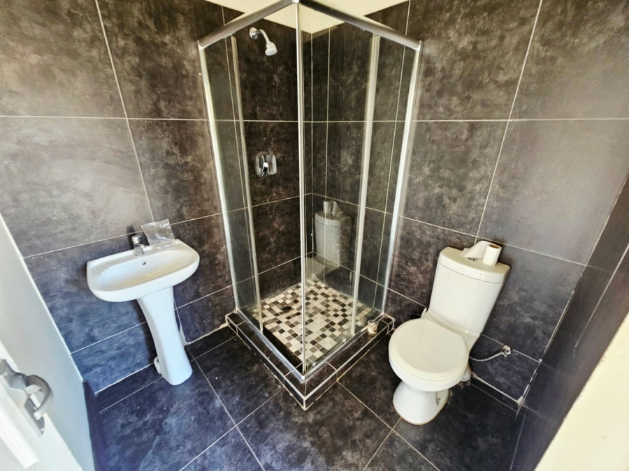 To Let 4 Bedroom Property for Rent in Copperleaf Estate Gauteng