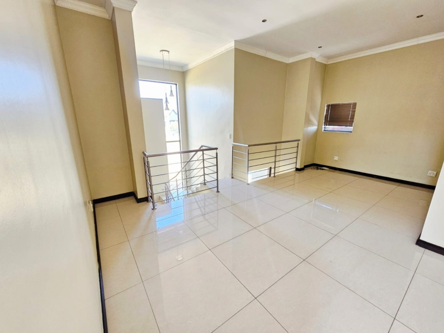 To Let 4 Bedroom Property for Rent in Copperleaf Estate Gauteng
