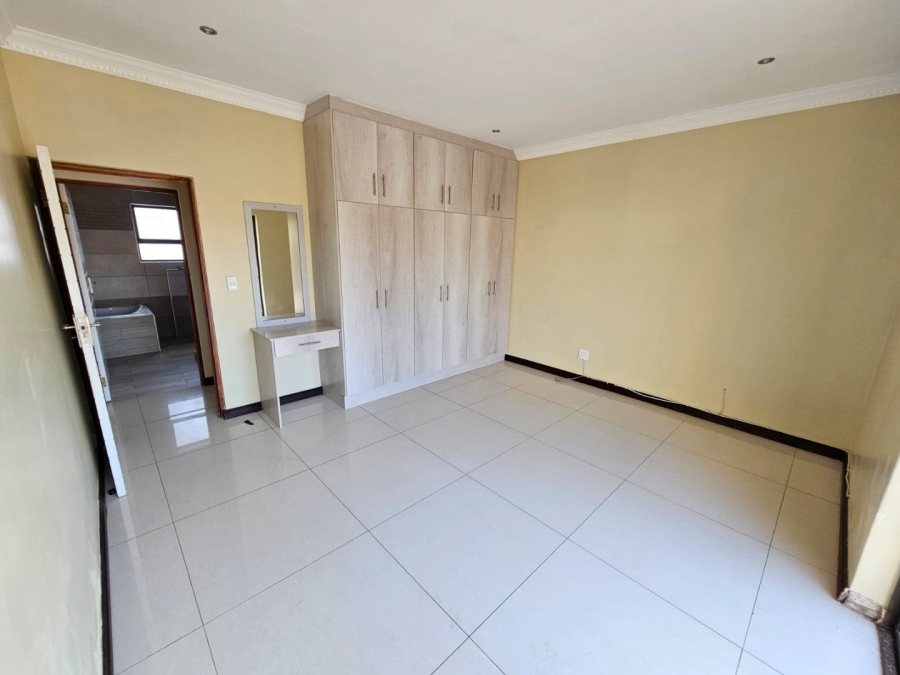 To Let 4 Bedroom Property for Rent in Copperleaf Estate Gauteng