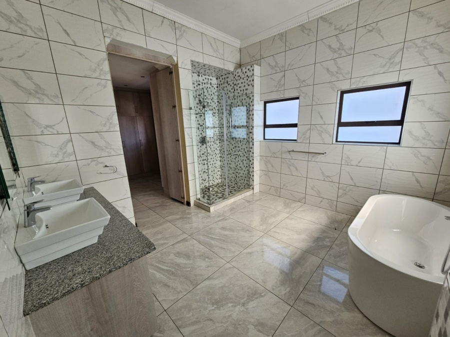 To Let 4 Bedroom Property for Rent in Copperleaf Estate Gauteng