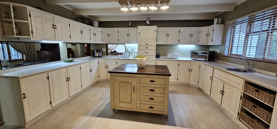 4 Bedroom Property for Sale in La Montagne Gauteng