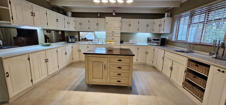 4 Bedroom Property for Sale in La Montagne Gauteng