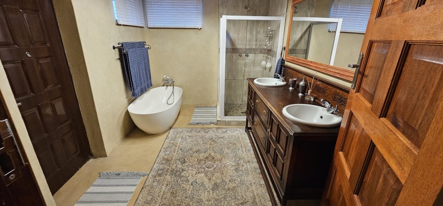 4 Bedroom Property for Sale in La Montagne Gauteng