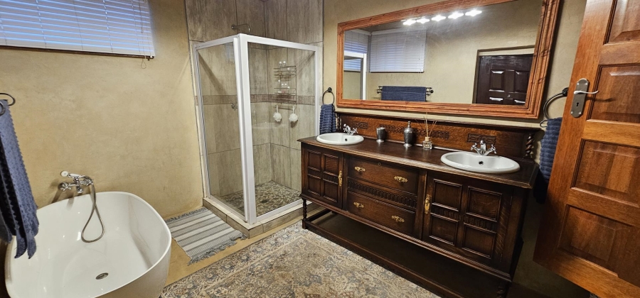 4 Bedroom Property for Sale in La Montagne Gauteng