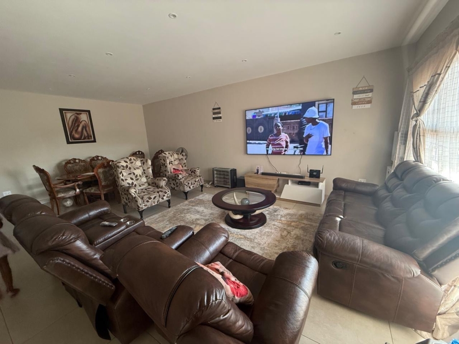 To Let 3 Bedroom Property for Rent in Raslouw Gauteng