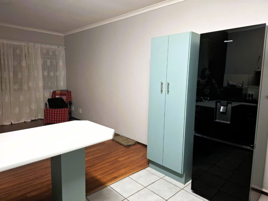 To Let 2 Bedroom Property for Rent in Monument Park Gauteng