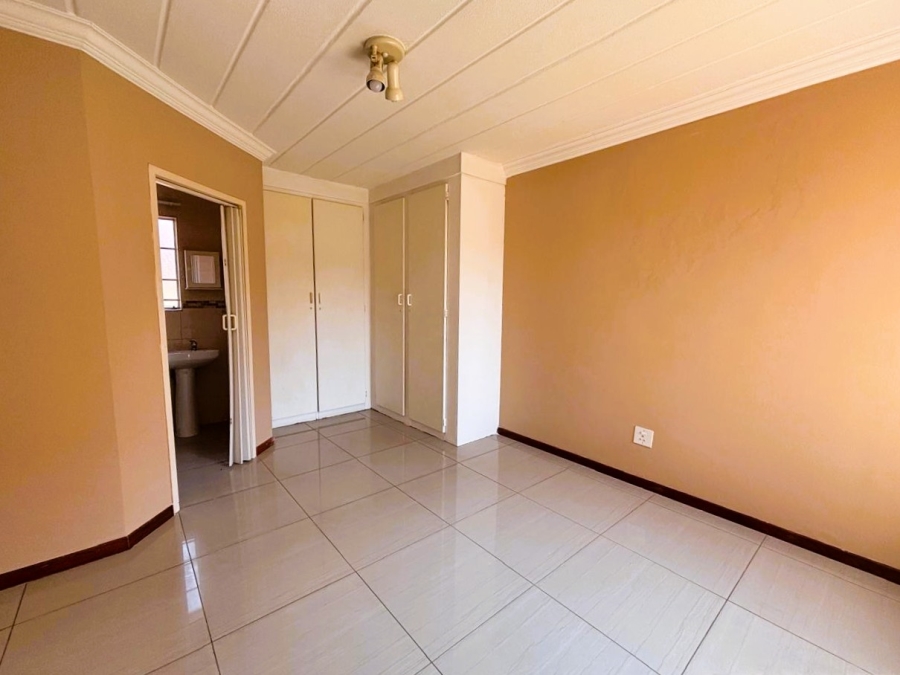  Bedroom Property for Sale in Highveld Gauteng