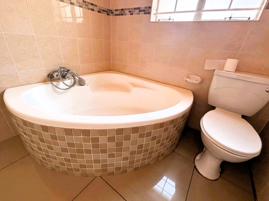  Bedroom Property for Sale in Highveld Gauteng