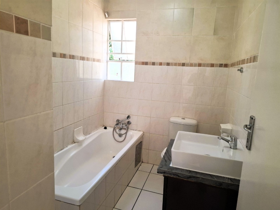 3 Bedroom Property for Sale in Faerie Glen Gauteng