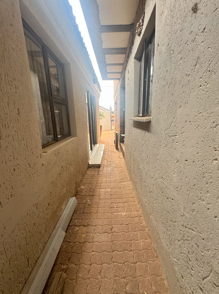 8 Bedroom Property for Sale in Doornkop Gauteng
