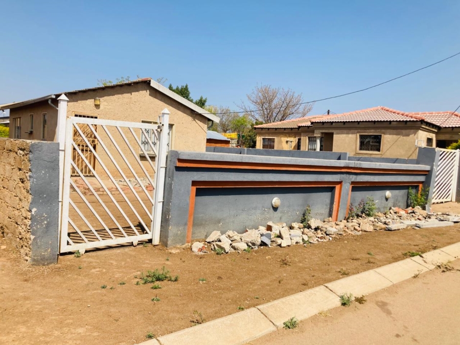 2 Bedroom Property for Sale in Soshanguve South Ext 13 Gauteng