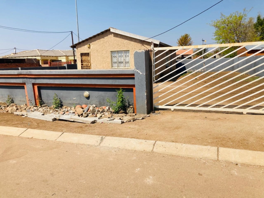 2 Bedroom Property for Sale in Soshanguve South Ext 13 Gauteng