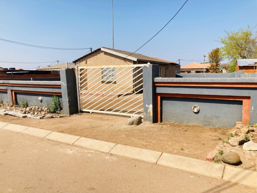 2 Bedroom Property for Sale in Soshanguve South Ext 13 Gauteng