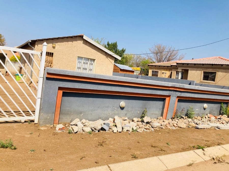 2 Bedroom Property for Sale in Soshanguve South Ext 13 Gauteng