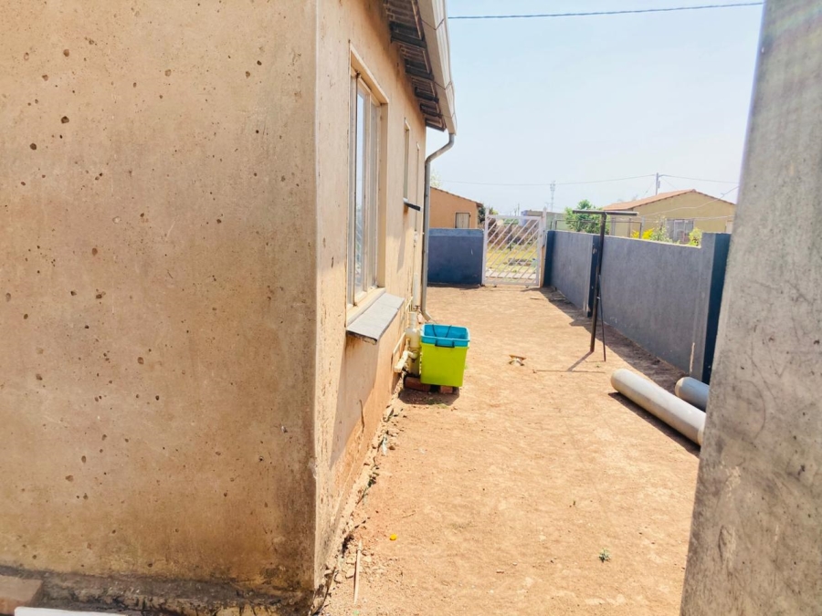 2 Bedroom Property for Sale in Soshanguve South Ext 13 Gauteng