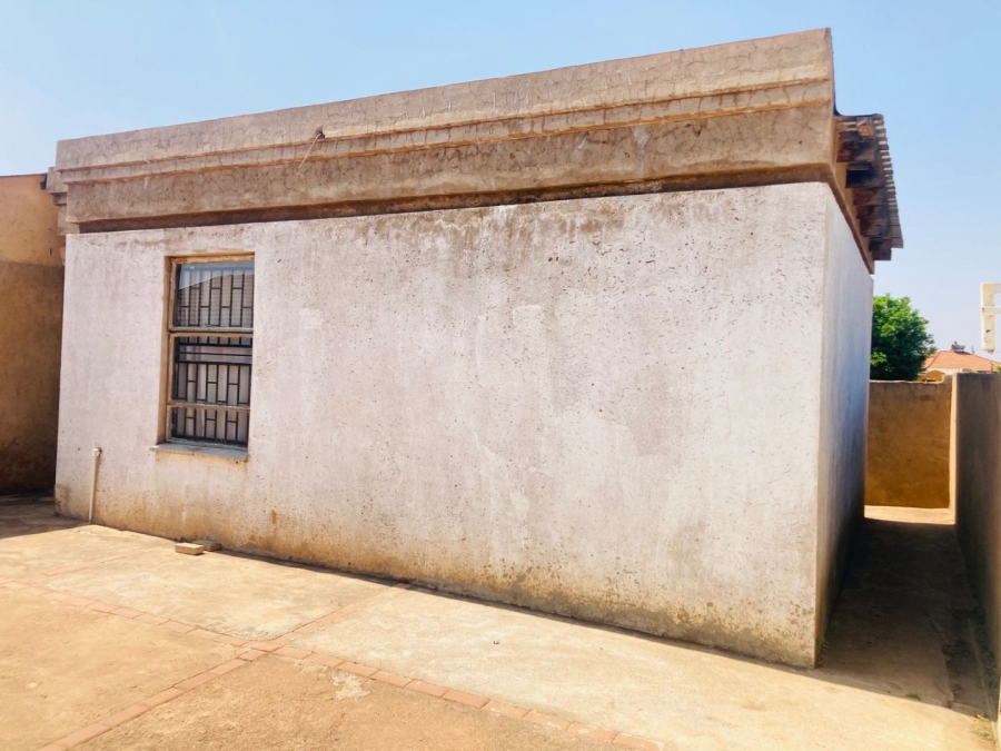 5 Bedroom Property for Sale in Soshanguve XX Gauteng