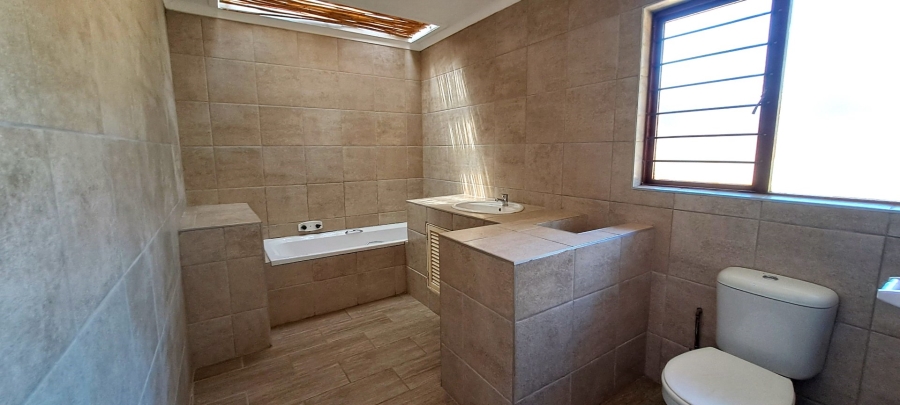 To Let 3 Bedroom Property for Rent in Glen Austin Gauteng