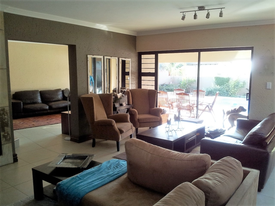 To Let 4 Bedroom Property for Rent in Greenstone Hill Gauteng