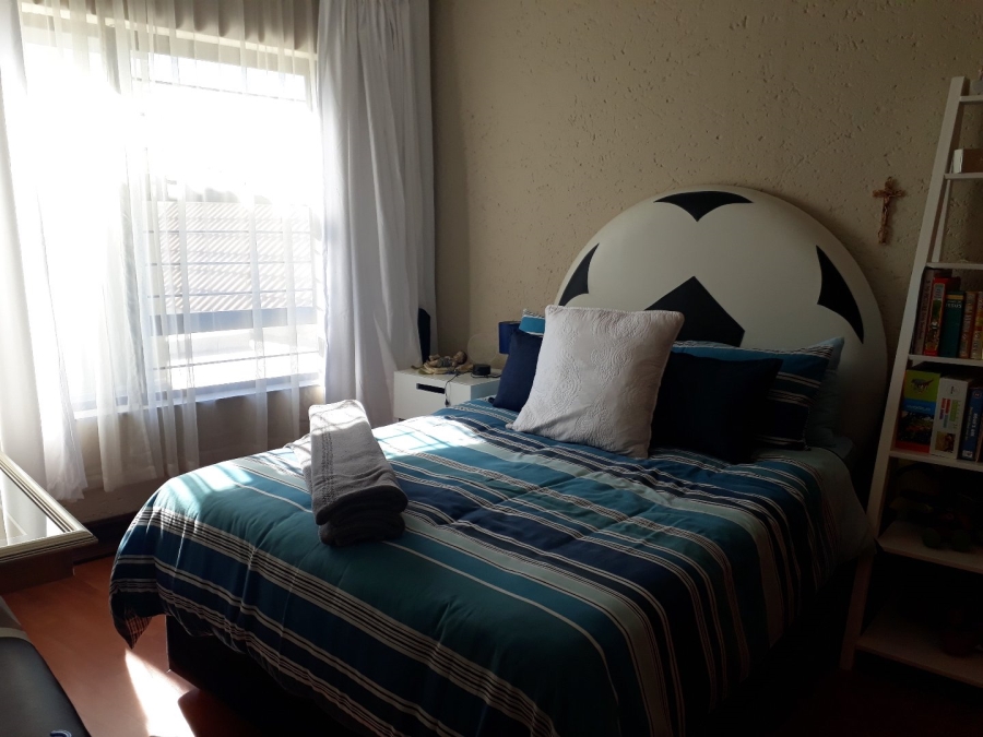 To Let 4 Bedroom Property for Rent in Greenstone Hill Gauteng
