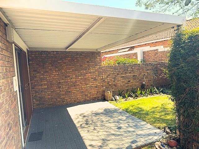 2 Bedroom Property for Sale in Honeydew Grove Gauteng