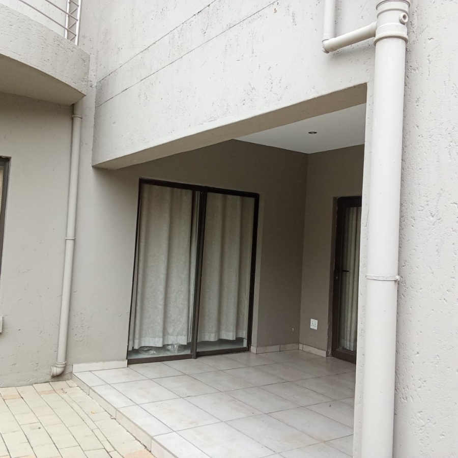 4 Bedroom Property for Sale in Blue Hills Gauteng