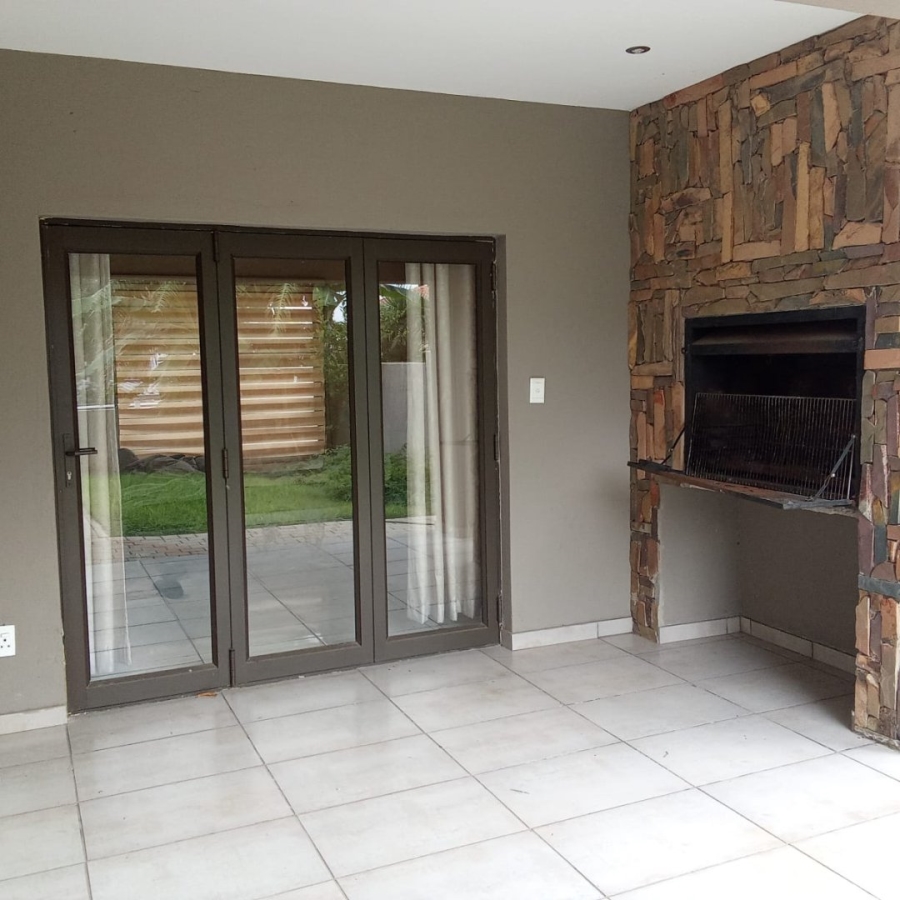 4 Bedroom Property for Sale in Blue Hills Gauteng