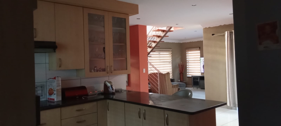 4 Bedroom Property for Sale in Blue Hills Gauteng