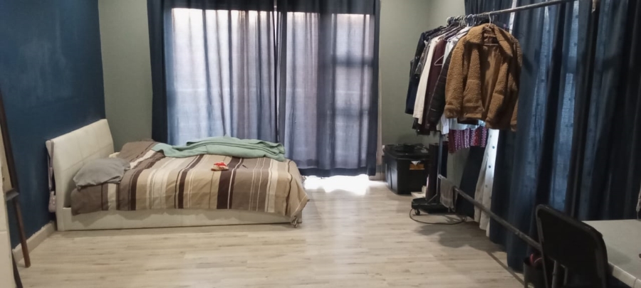 4 Bedroom Property for Sale in Blue Hills Gauteng