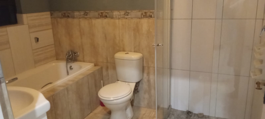 4 Bedroom Property for Sale in Blue Hills Gauteng