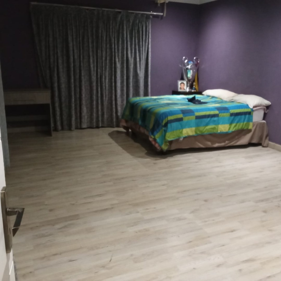 4 Bedroom Property for Sale in Blue Hills Gauteng