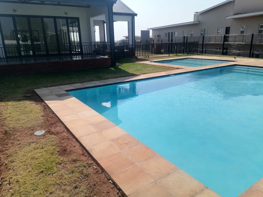 To Let 2 Bedroom Property for Rent in North Riding Gauteng