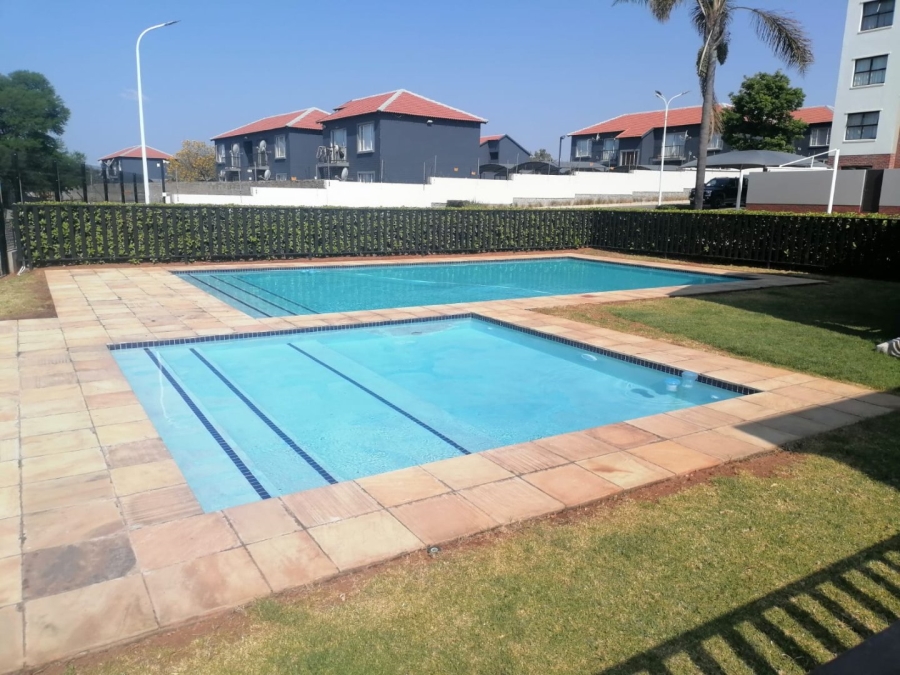 To Let 2 Bedroom Property for Rent in North Riding Gauteng