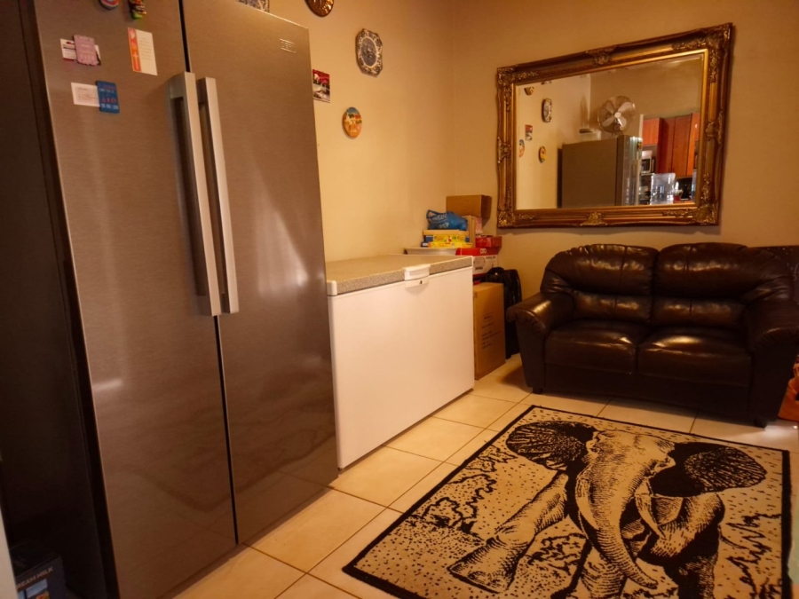 5 Bedroom Property for Sale in Garsfontein Gauteng