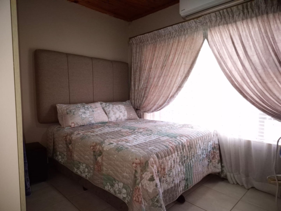 5 Bedroom Property for Sale in Garsfontein Gauteng
