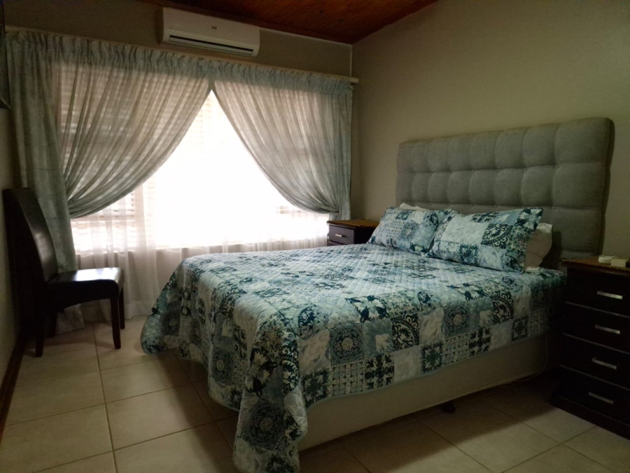 5 Bedroom Property for Sale in Garsfontein Gauteng