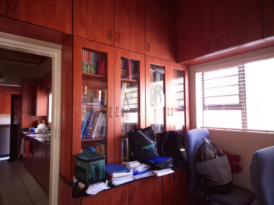 5 Bedroom Property for Sale in Garsfontein Gauteng