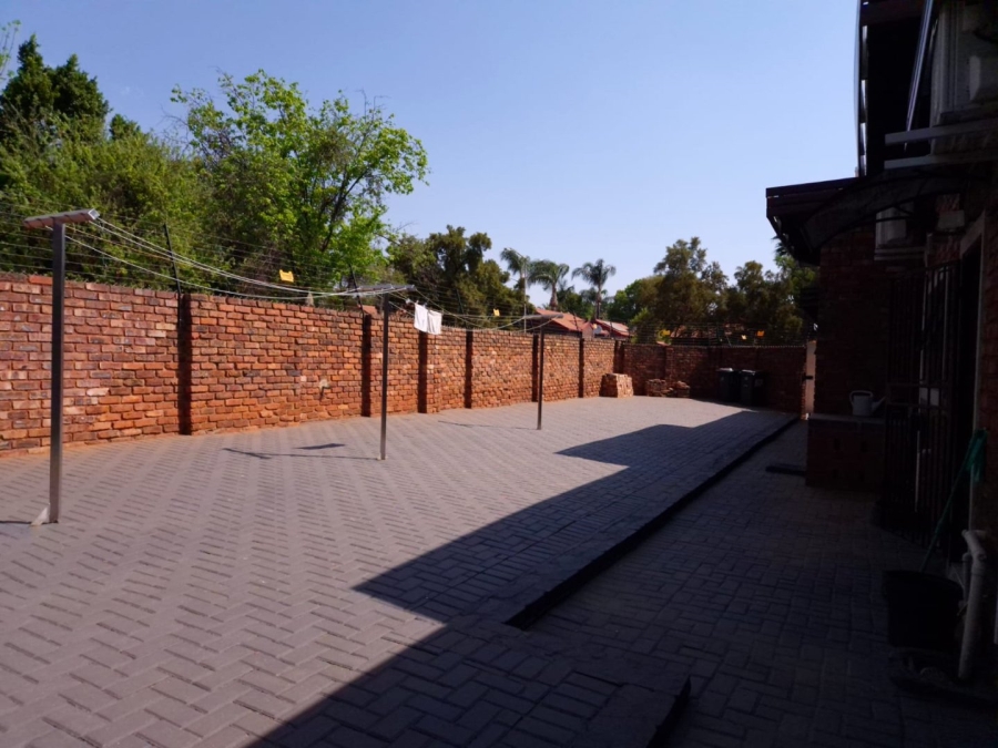 5 Bedroom Property for Sale in Garsfontein Gauteng