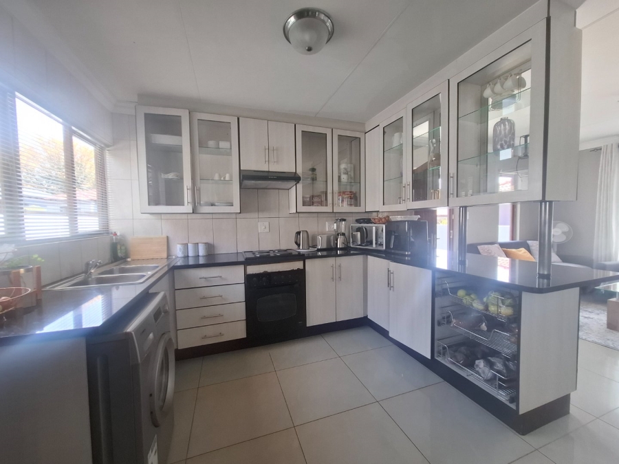 To Let 3 Bedroom Property for Rent in Amandasig Gauteng