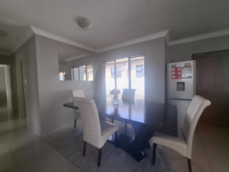 To Let 3 Bedroom Property for Rent in Amandasig Gauteng